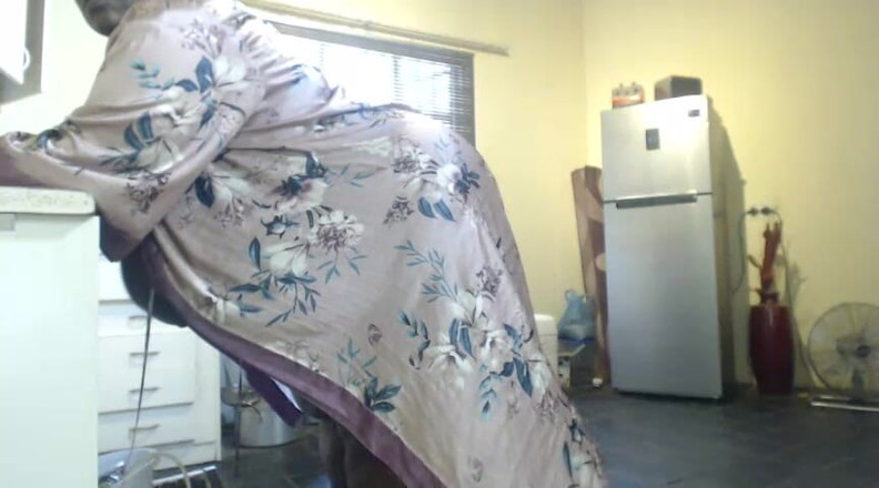 Legendary Booty Overdose: Watchon bbw nấu ăn với máy rung trong âm hộ