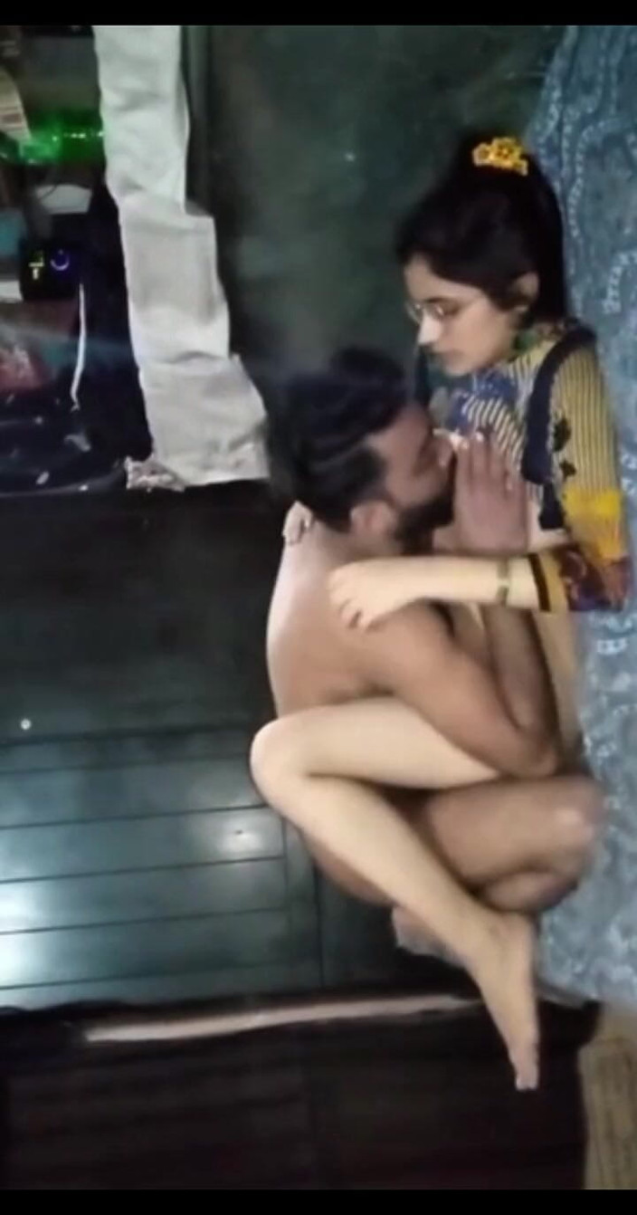 Dasi couple: La mia amica bella moglie a casa da sola scopo...