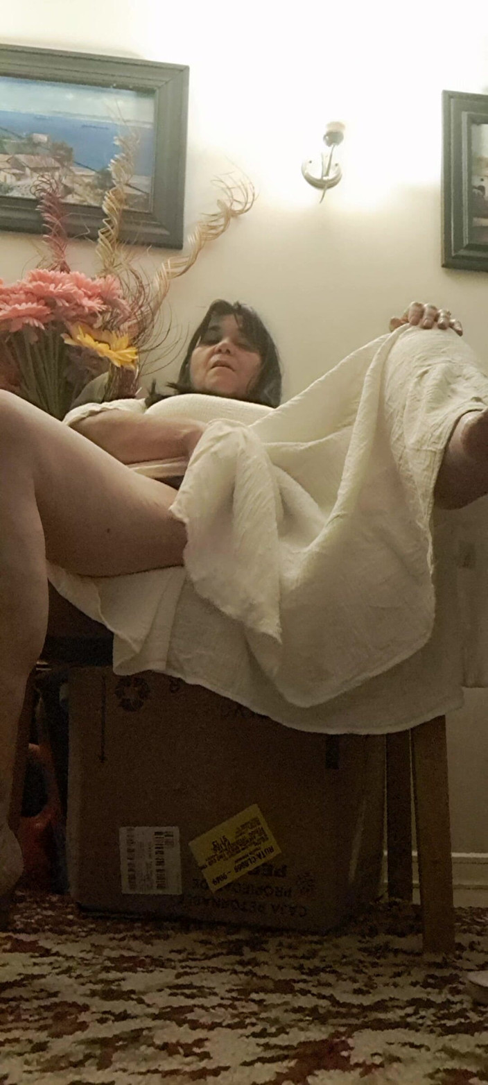 Mommy big hairy pussy: Торкання та дегустація того, що під сукнею