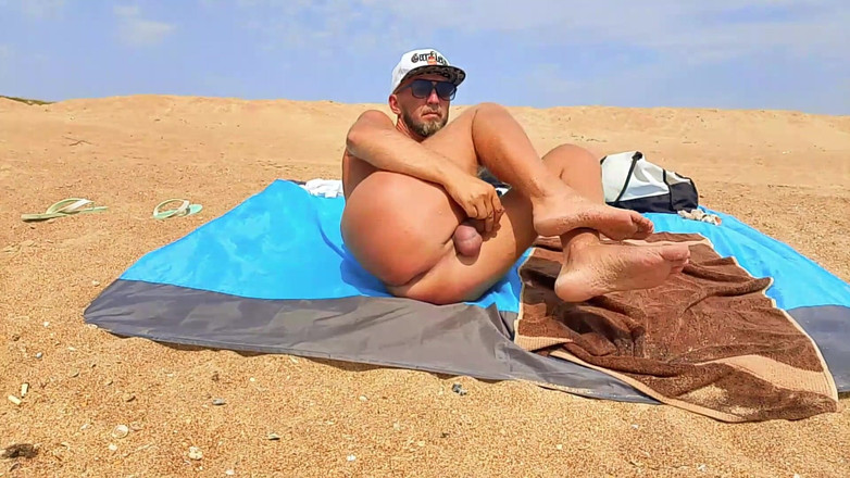 Crazyfamily 1970: Madrasta e enteado em uma praia de nudismo