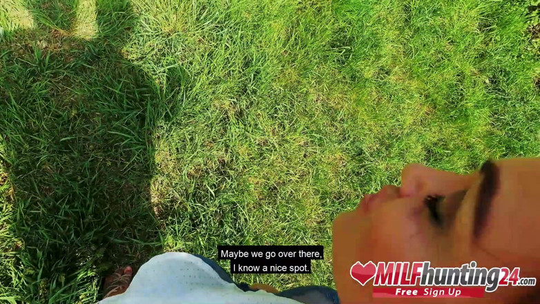 MILF Hunter 24: 공원에서 Priscilla를 못 박는 밀프 사냥꾼! (영어)
