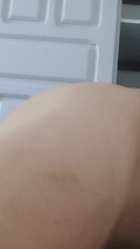 Morning Spanks and Asshole Close-up - Beepied