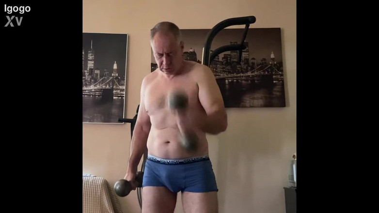 Alex Art: फिल्म75333