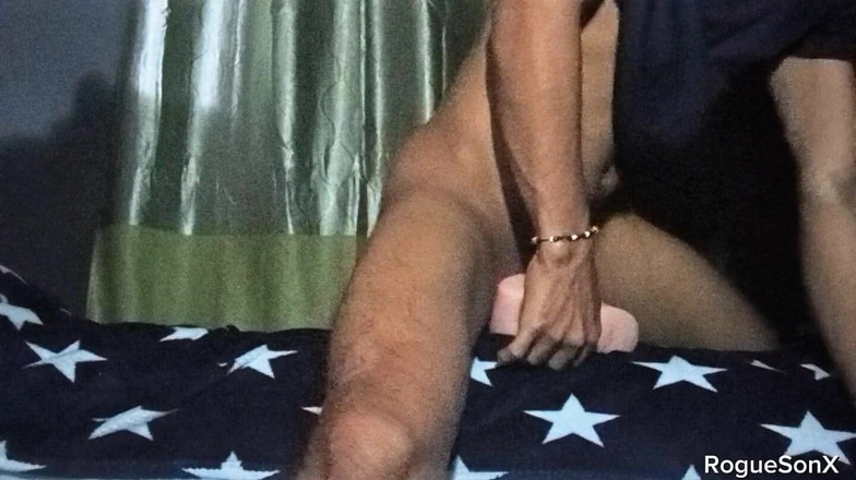 Rouge_eastson: Twink Humping a Pussy in a Hard Way