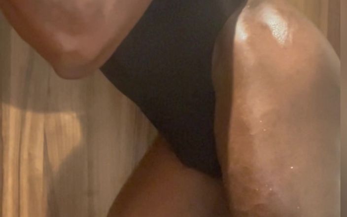 Black smoking muscle stepdad: Post antrenament G String Singlet flex uns și sesiune de jucărie