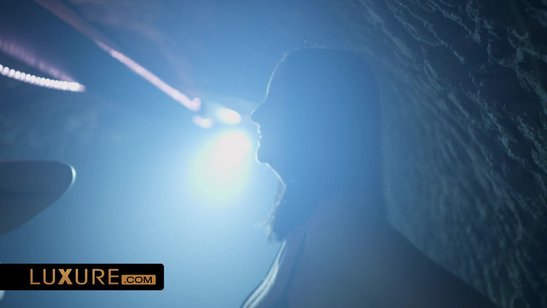 Luxure: O estranho que despertou Carollina