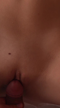 Erstaunlicher amateur-paarsex - süße bekommt nach einem heißen bad einen kraftvollen creampie!