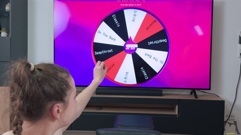 Ritzy Rain: 행운의 바퀴 게임과 리치 비 입 훈련 날 - O-링 거미 개그, 지저분한 젖은 떨어지는 침, 다른 딥쓰롯과