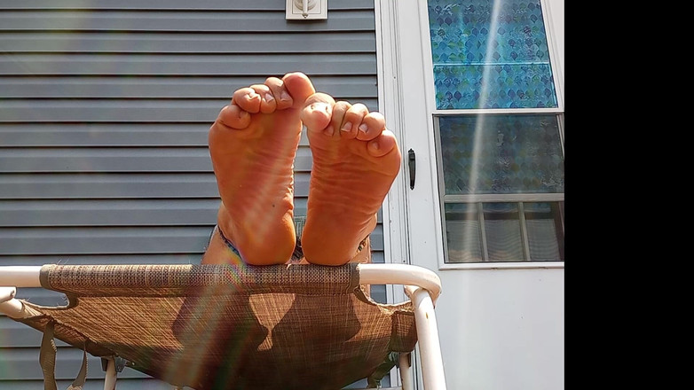 Midsouth Foot Fetish: Stare at My Soles While You Stroke Yourself