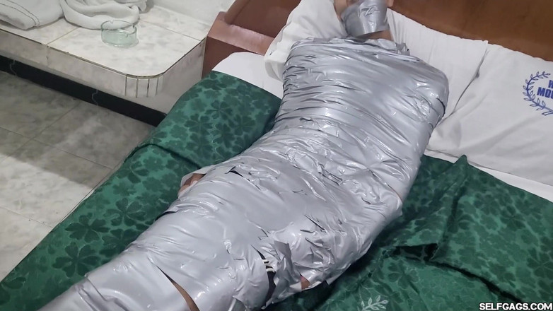 Selfgags femdom bondage: Femdom revenge: pacar selingkuh dijilat sama pacarnya