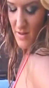 Doigtage anal en plein air, pipe baveuse, MILF mature dégoulinante