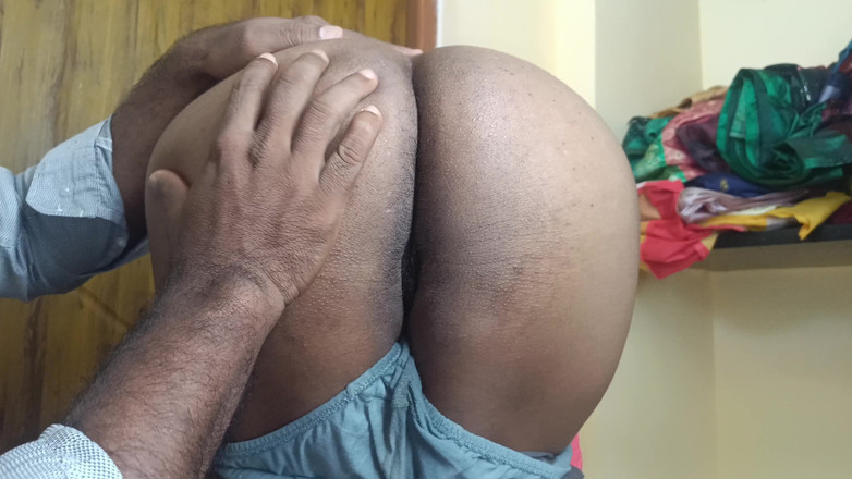 Laxi ammu: 舔阴女大学生