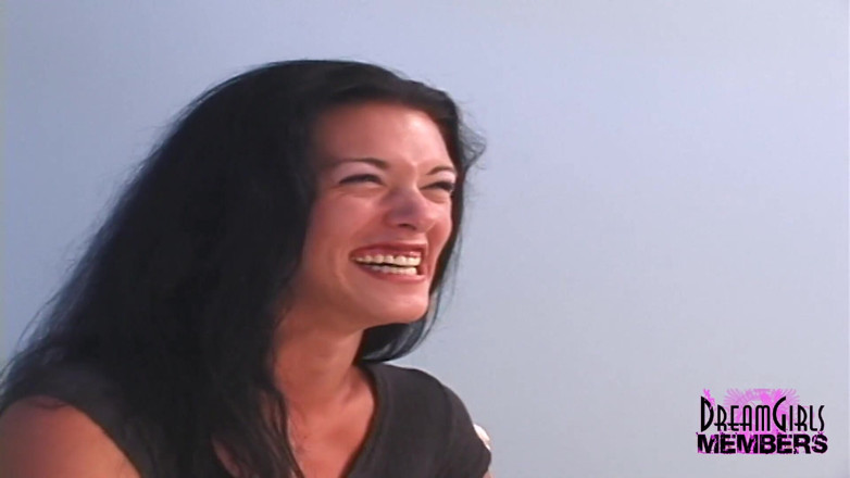 Dream Girls: Casting model krijgt naaktmassage door nieuwsgierige vrouw