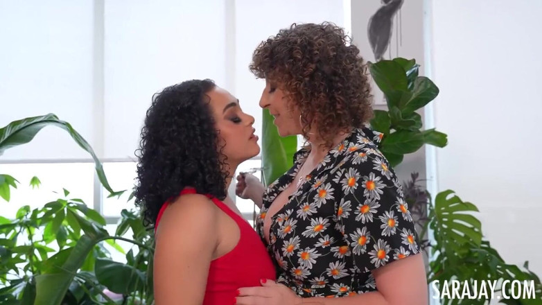 Sara Jay: Sara Jay - babás lésbicas