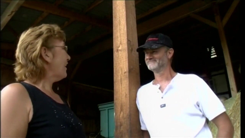 Ugly but HOT: Farmář zasáhne zralou ženu ve městě