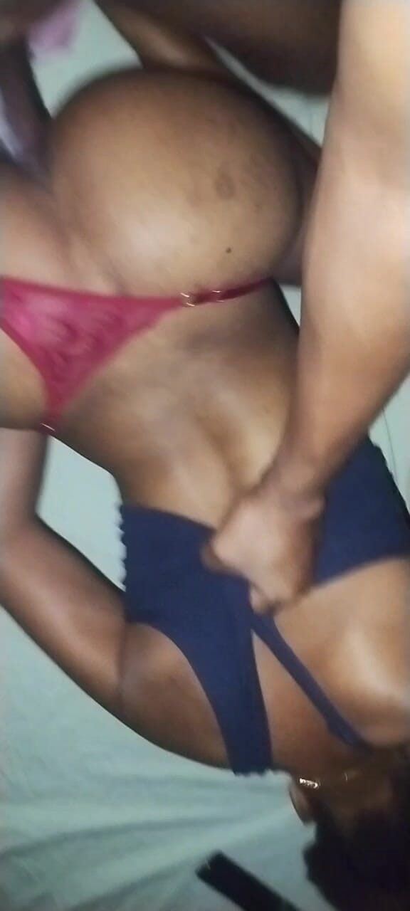 Island Bratz: Büyük götlü üvey kız babasının büyük zenci yarağının her santiminin tadını çıkarıyor! 18+...