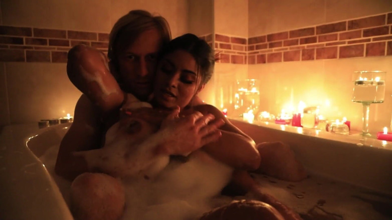 Good Girls Mansion: Excibicion de coños para que elijas el que más te...
