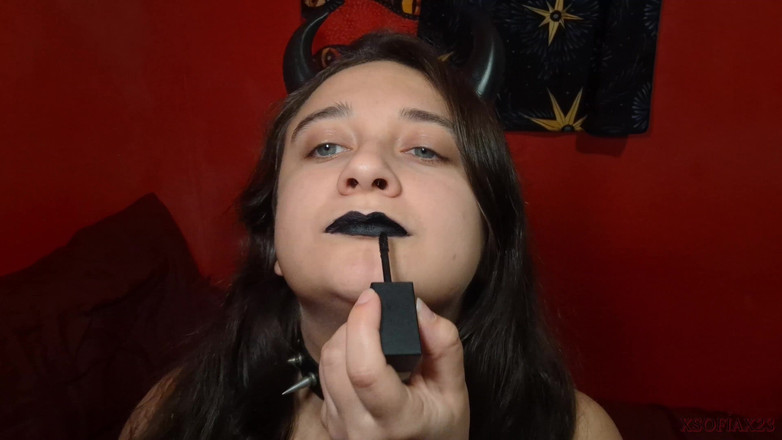 Sofia Nightshade: Machiaj cu ruj negru