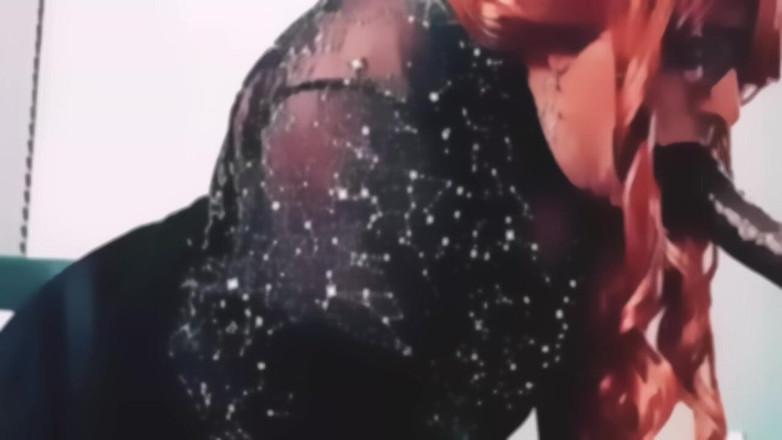 Jennifer Kneels: Une tapette amateur s’entraîne pour une grosse noire