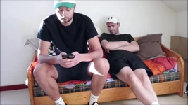 Baisée par son ami - Justin et Call Robin