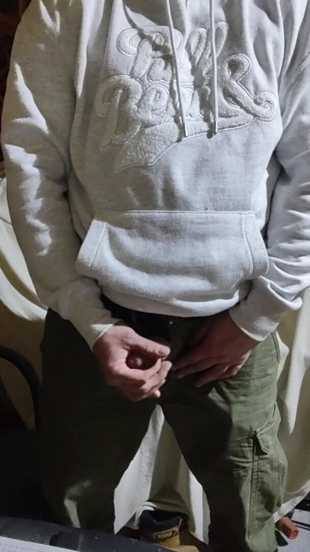 Incredible Dick: Jerking in the workshop until cum