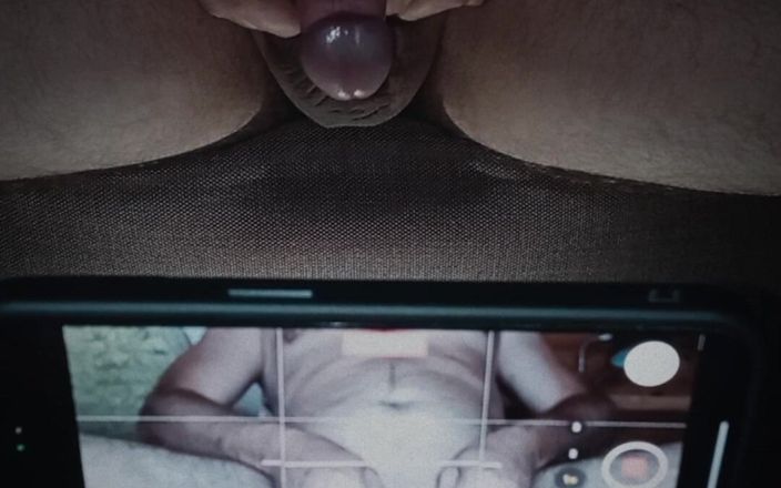 White Ukrainian Dick: Natáčení bílé neobřezané masturbace penisu.