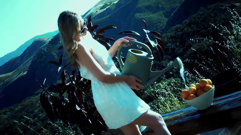 FapFlare: Scarlet red和jillian janson在树林里互相舔舐对方的阴户