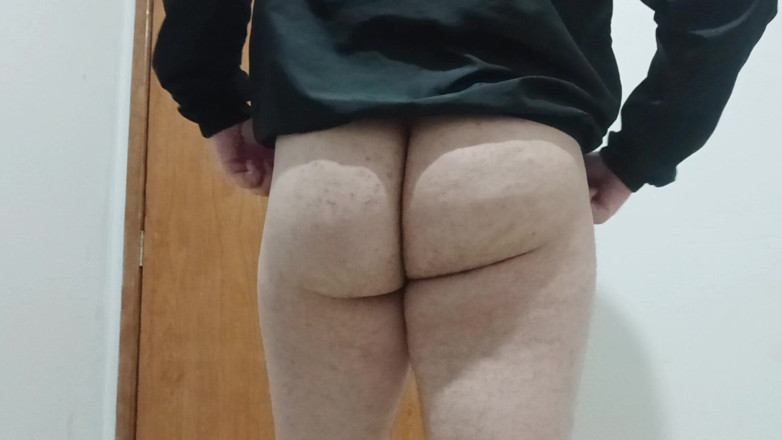 amateurbrazilian: Big Ass Brasil - Femboy Loiro Só De Shortinho Rebolando