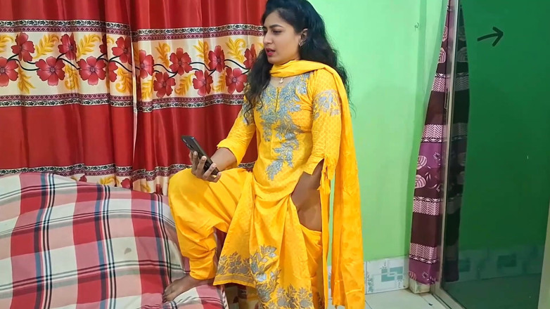 Laila xxx porn169: Mijn Desi-stiefzus vingerde haar poesje, ik hielp haar met mijn...