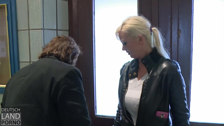 German Porn: 바이브레이터로 자위하는 Vivian Schmitt...