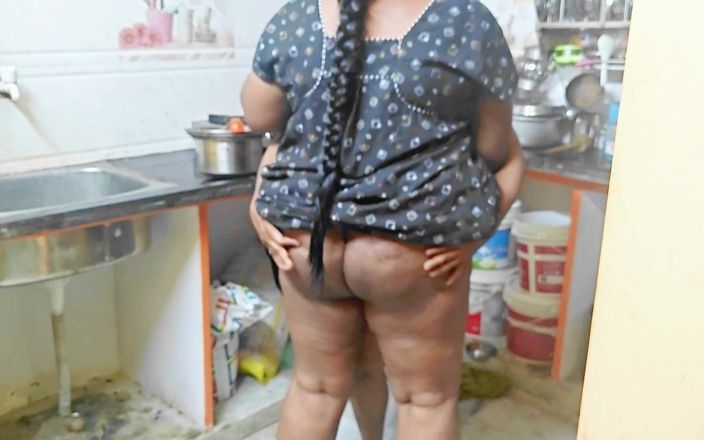 RoyToy: Desi stiefmoeder geneukt in de keuken Ik neukte haar om...
