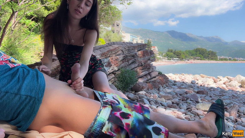 Katty West: Berkelip batang di luar yang berisiko di pantai - saya mengambil...