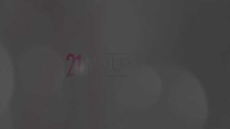 21 Naturals: 21 naturals - geile Alexis Crystal verleidt een pik om haar...