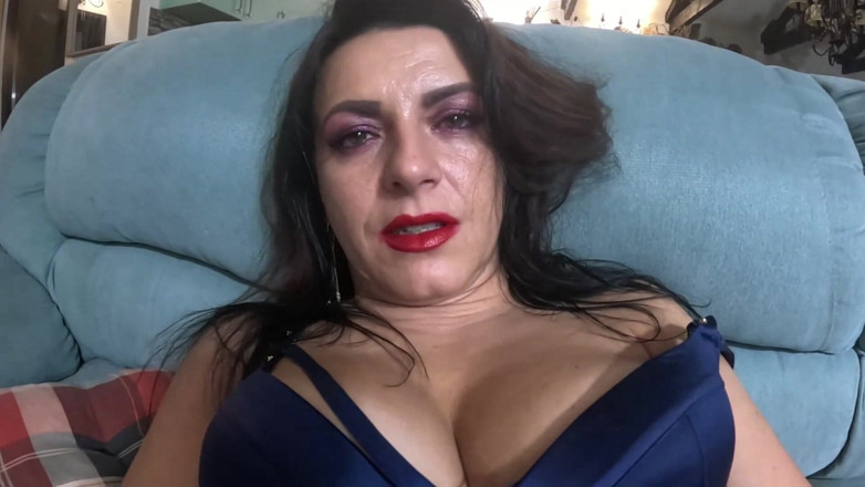 MilfyCalla: Spit Fetish Obsession - Dirty Talk, Smoking &amp; Wet Masturbation 324