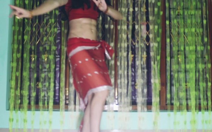 Bolly Karma: Cô vợ hư hỏng chỉ cần bbc của tôi.