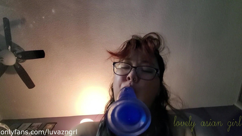 Lovelyasiangirl: Playing with my toys on webcam