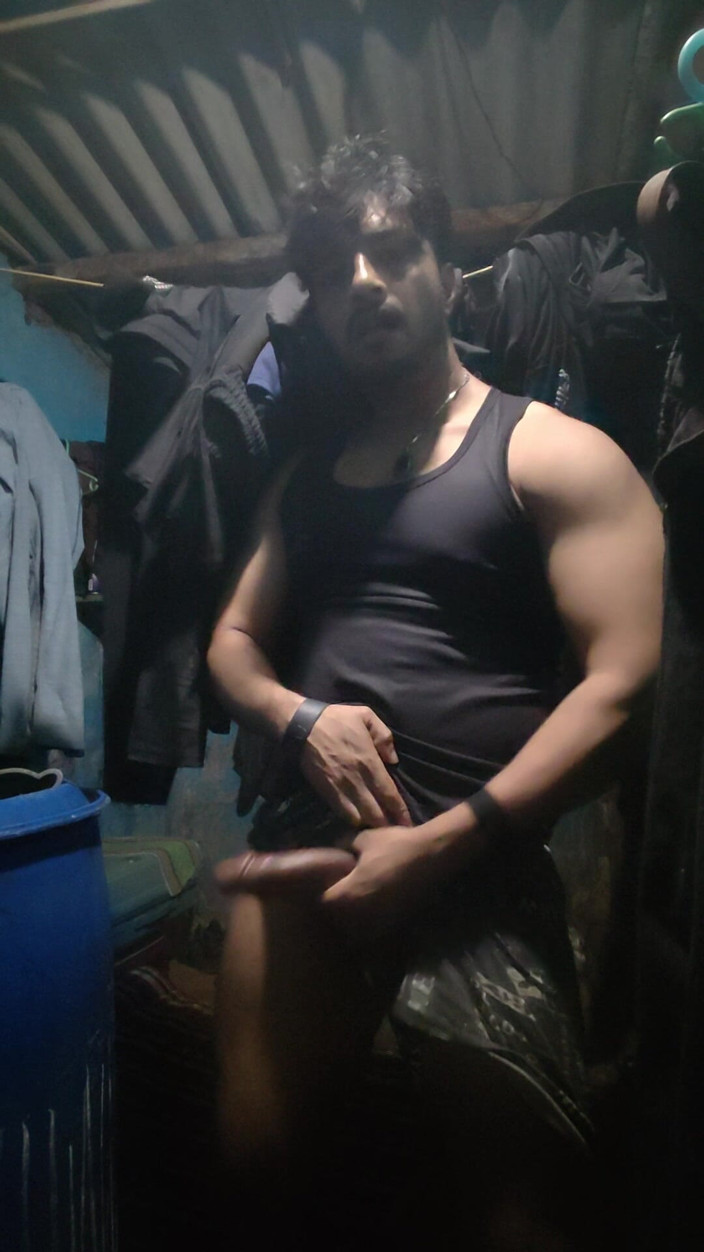 Mastkalandar: Desi Hunk ช่วยตัวเอง