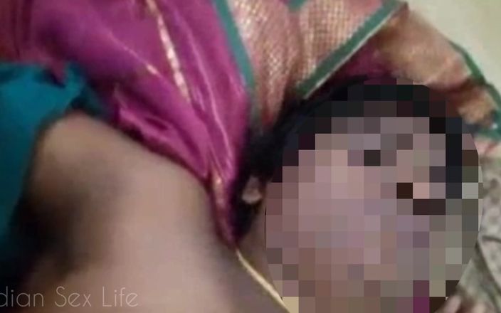 Indian Sex Life: Une bhabhi du village indien tentant se fait baiser la...