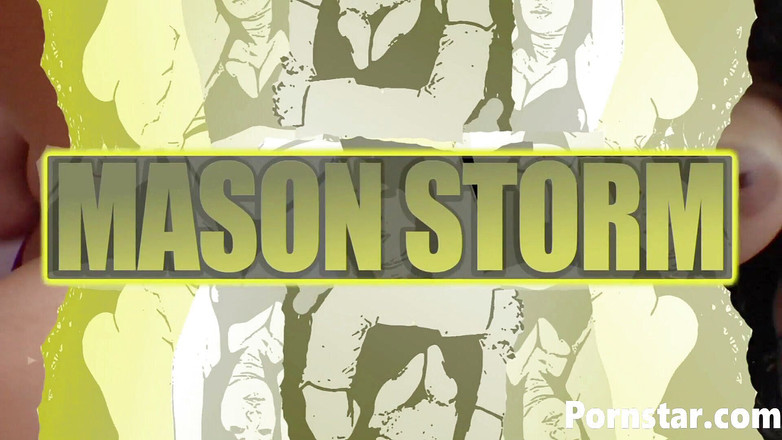 Pornstars: Velká prsa Mason Storm má ráda být ošukána a mazlena