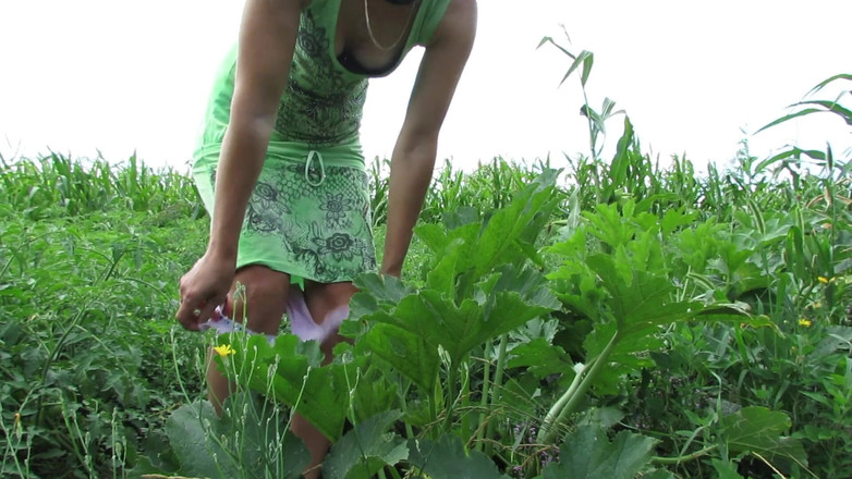 SexyAnka: Nella natura da una signora carina