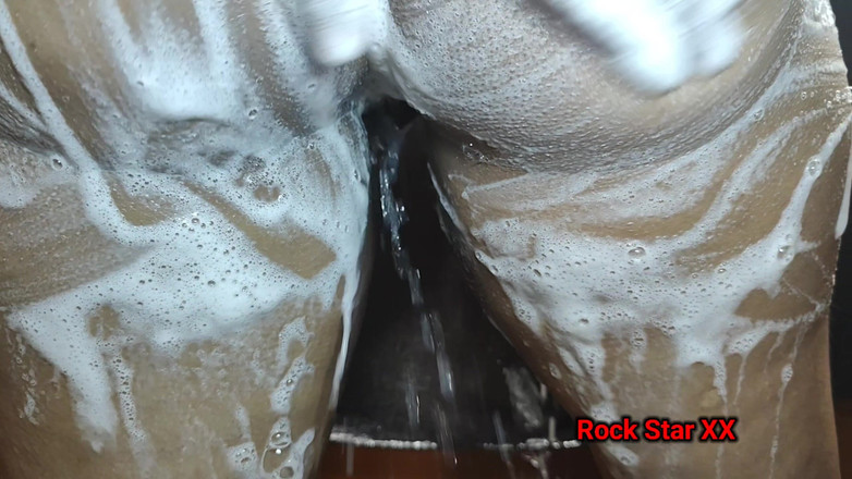 Rack star XX: Une femme desi tamoule se baigne nue en filmant son...