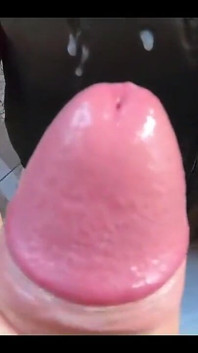 Senti l'elettricità che scorre attraverso il tuo corpo, piccola? Portate quei pensieri maliziosi nella vita!