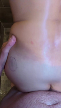 Shower Quicky - the MILF Stella Experience E02