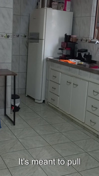สาวใช้บ้านหนุ่มให้บริการพิเศษเพื่อจ่ายค่าเรียนมหาลัย