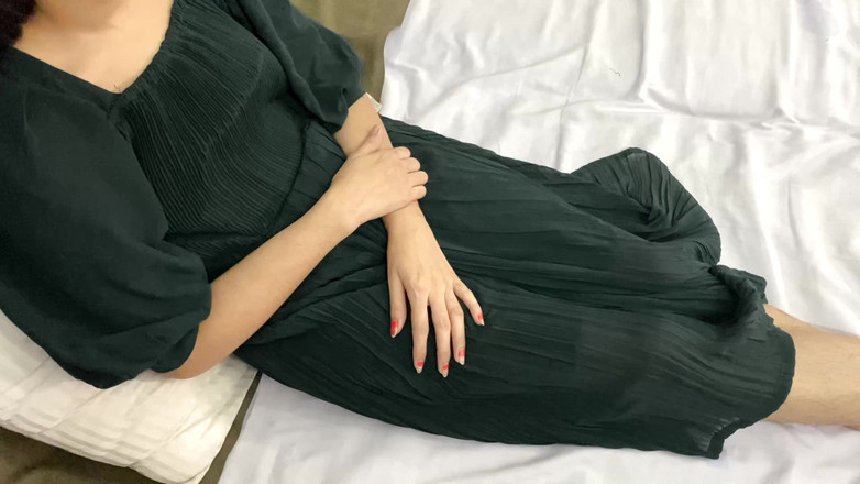 Desifilmy45: 印度热辣的xxx德西贾特第一次性交热辣女孩