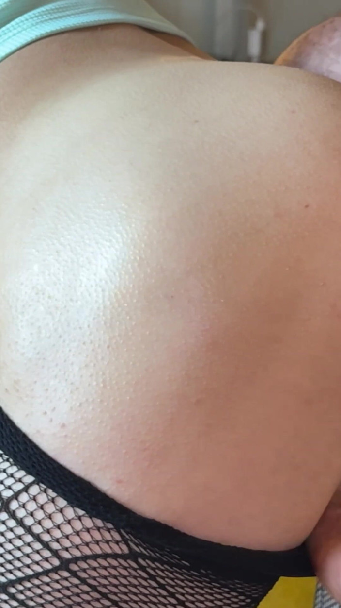 ViliSari: Przyjaciel z college'u zerżnął go w dupę.