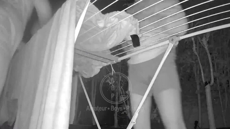 AmateurMates: Lavanderia Pulita, Pensieri Sporchi - Due Coinquilini Bizzarri, Jules E Simon,...