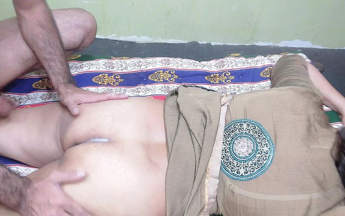 Gullnazkhan: Indiana tia boquete e fodida duro por jovem namorado indiano...