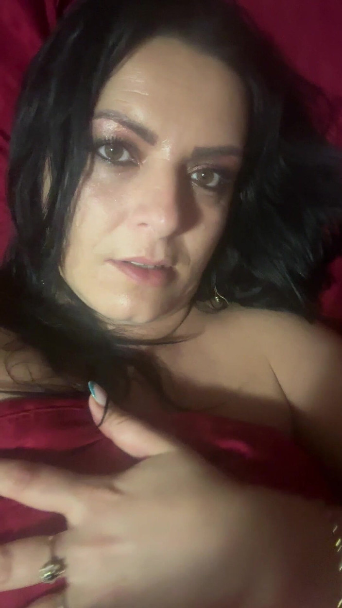 MilfyCalla: Nói chuyện lãng mạn &amp; trêu chọc cặp mông trong quần...