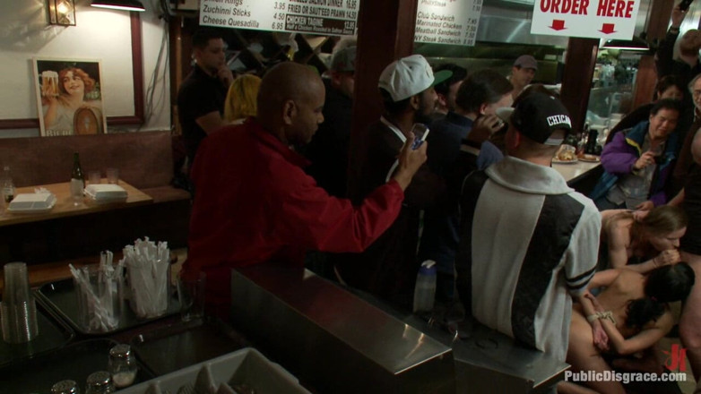 Public Disgrace by Kink: Gratis per tutti alla Steak House